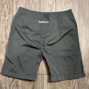 Aurola Shorts